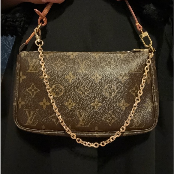 ‼️LOUIS VUITTON POCHETTE‼️ - Picture 3 of 15
